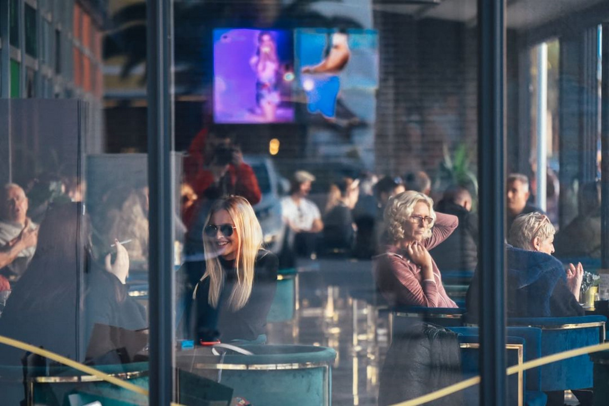things to do in zadar when it rains lounge in a bar