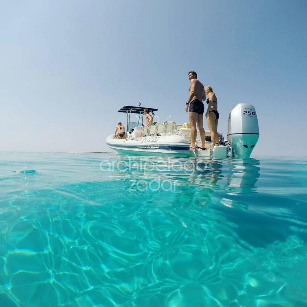 family boat trip sakarun