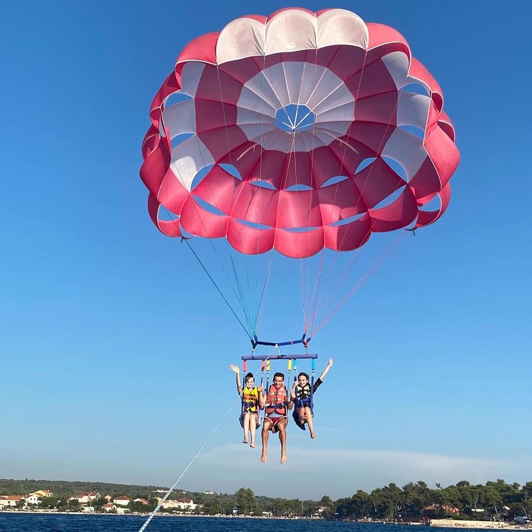 Activitities in Zadar -parasailing