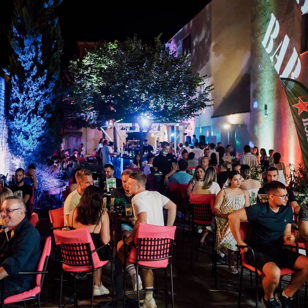 Warm-up at the local bars nightlife in zadar