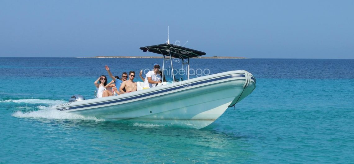 Guests on a thrilling boat tour in zadar