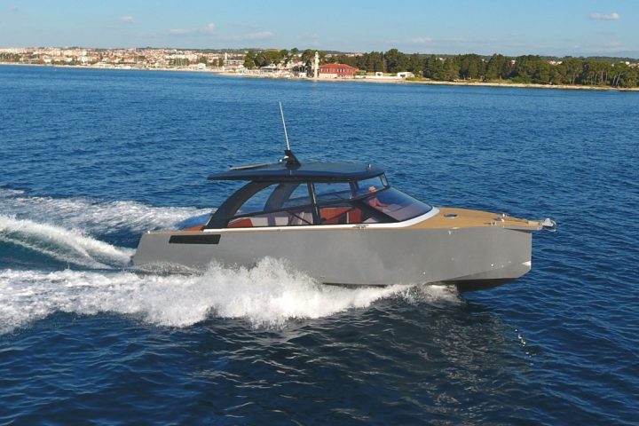 colnago 33 boat rental cover photo