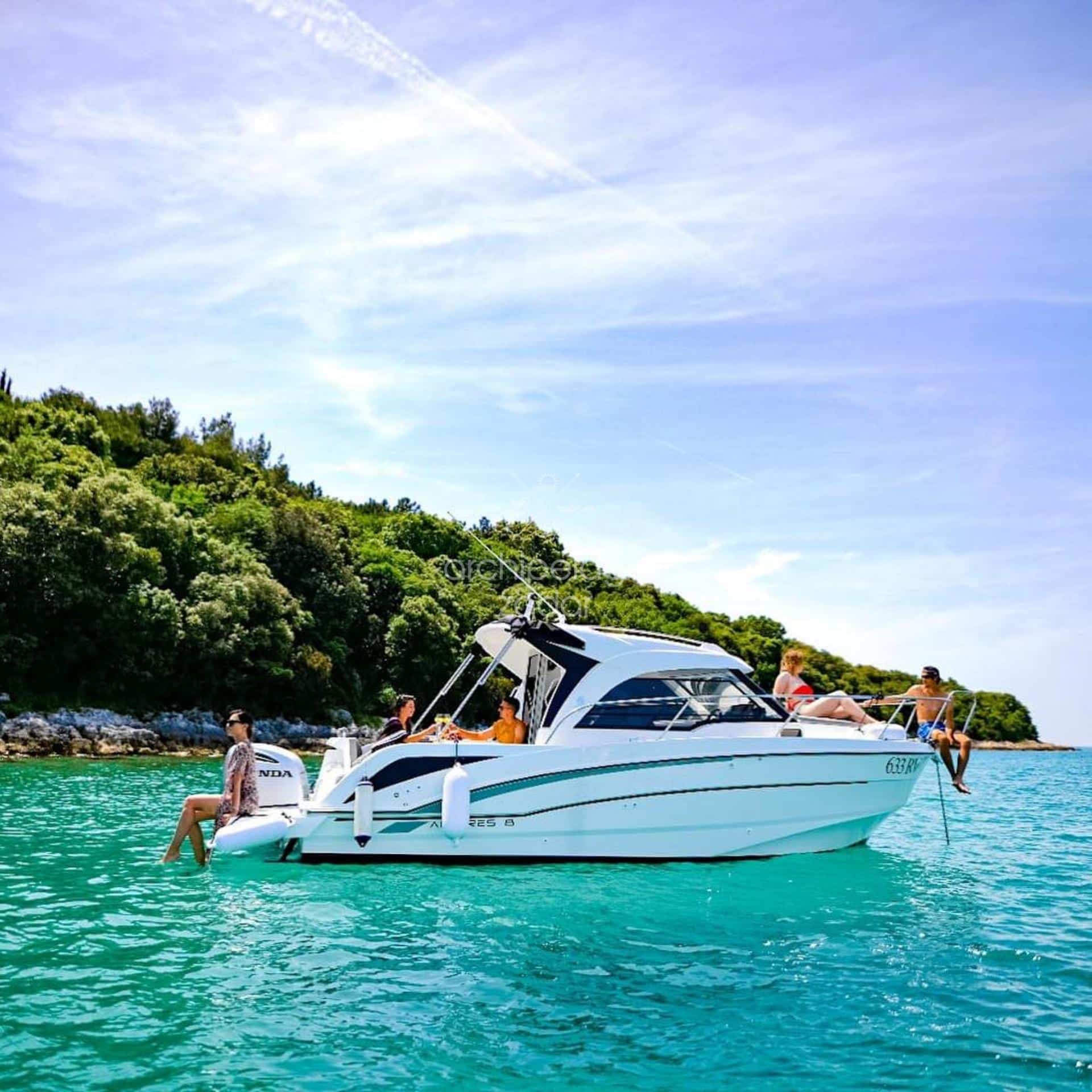 people on family day cruiser molat and ugljan private boat tour